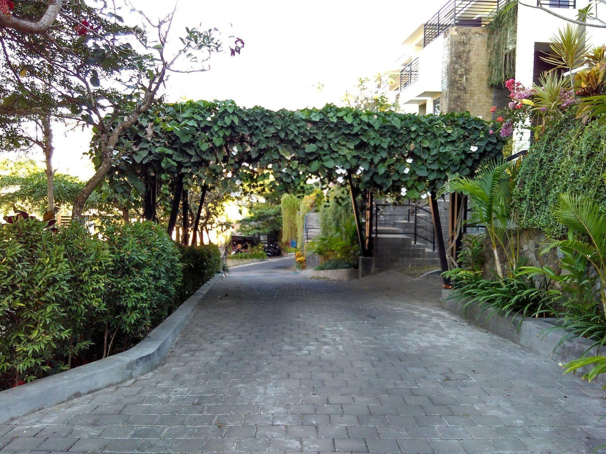 Parkside Denbukit Residence & Suite Jimbaran Exterior foto